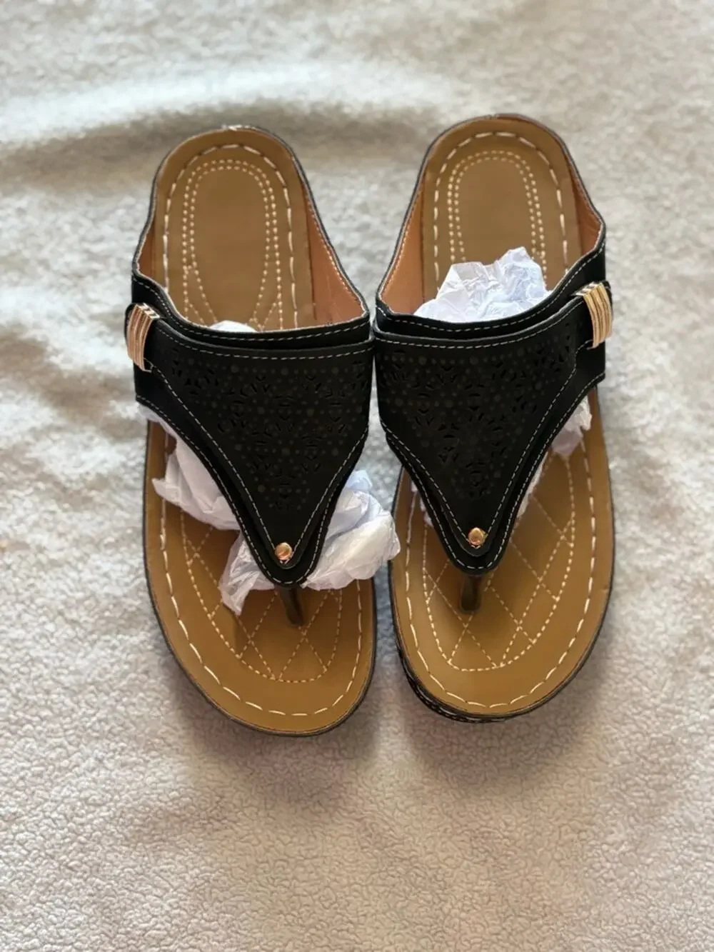 Women's Black Thong Sandals with Decorative Stitching
